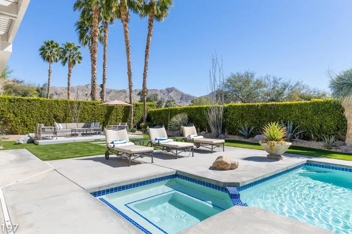 Contemporary Dreams Villa Palm Springs Nyaraló